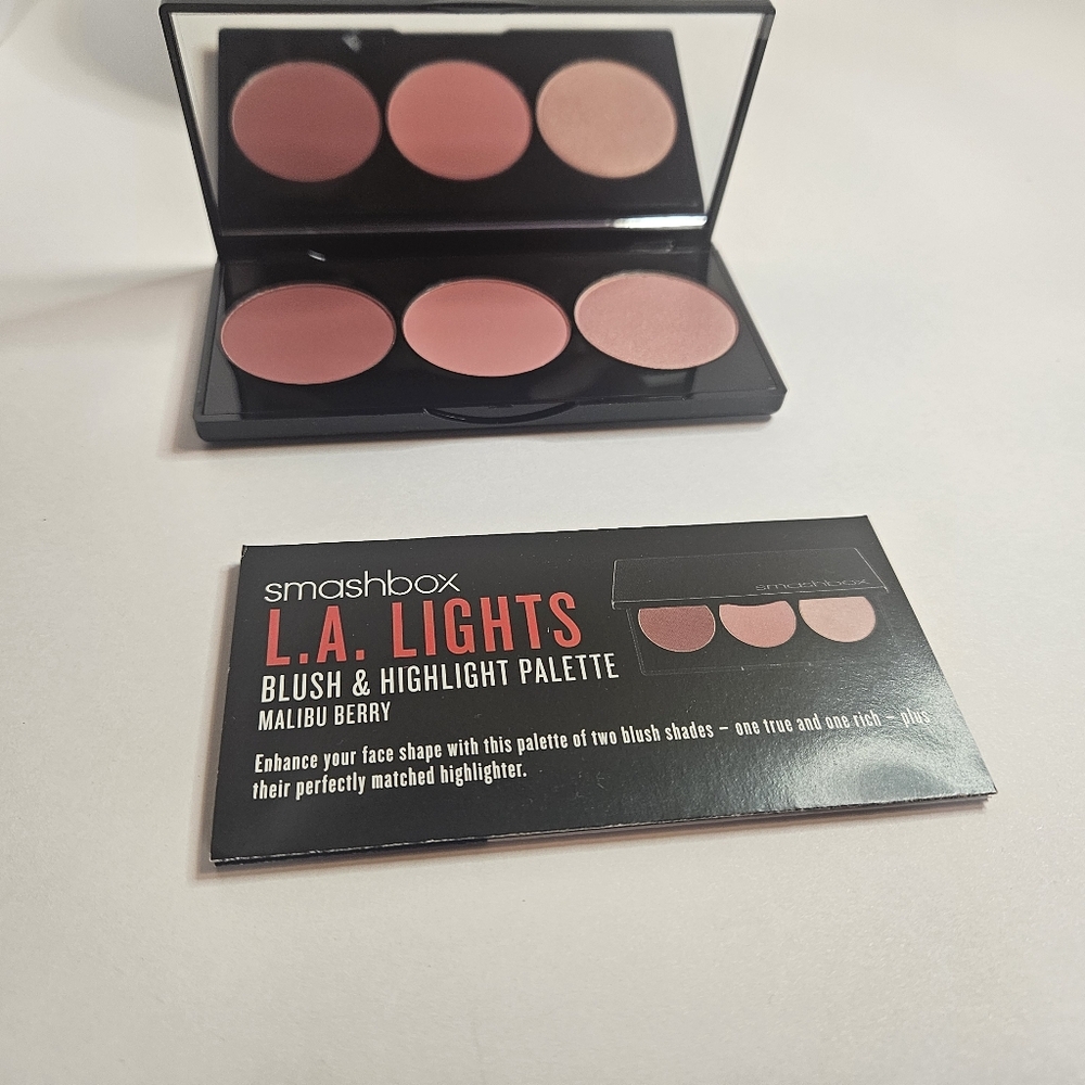 Smashbox Blush in Malibu Berry - Picture 5 of 7